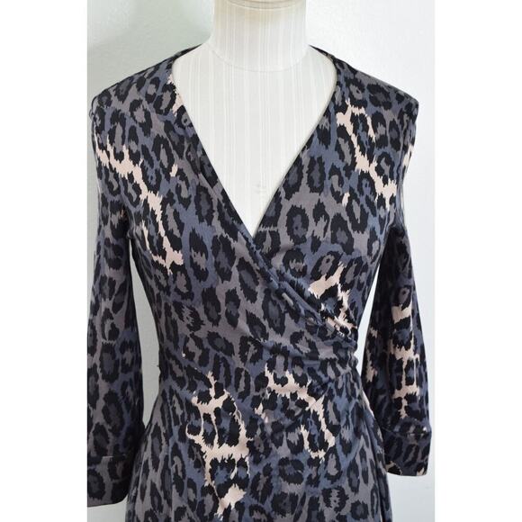 Diane Von Furstenberg Julian Wrap Dress VTG DVF Animal Size 6 Small Medium - Picture 1 of 6